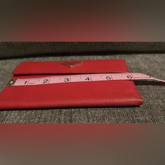 Prada Red Leather Bifold Wallet good pre-loved condition - Picture 14 of 15